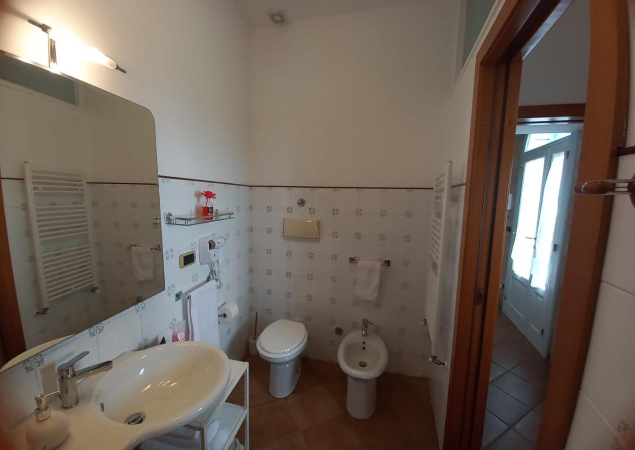 몰라디바리 Villino Tronchetto Bianco B&B 외부 사진